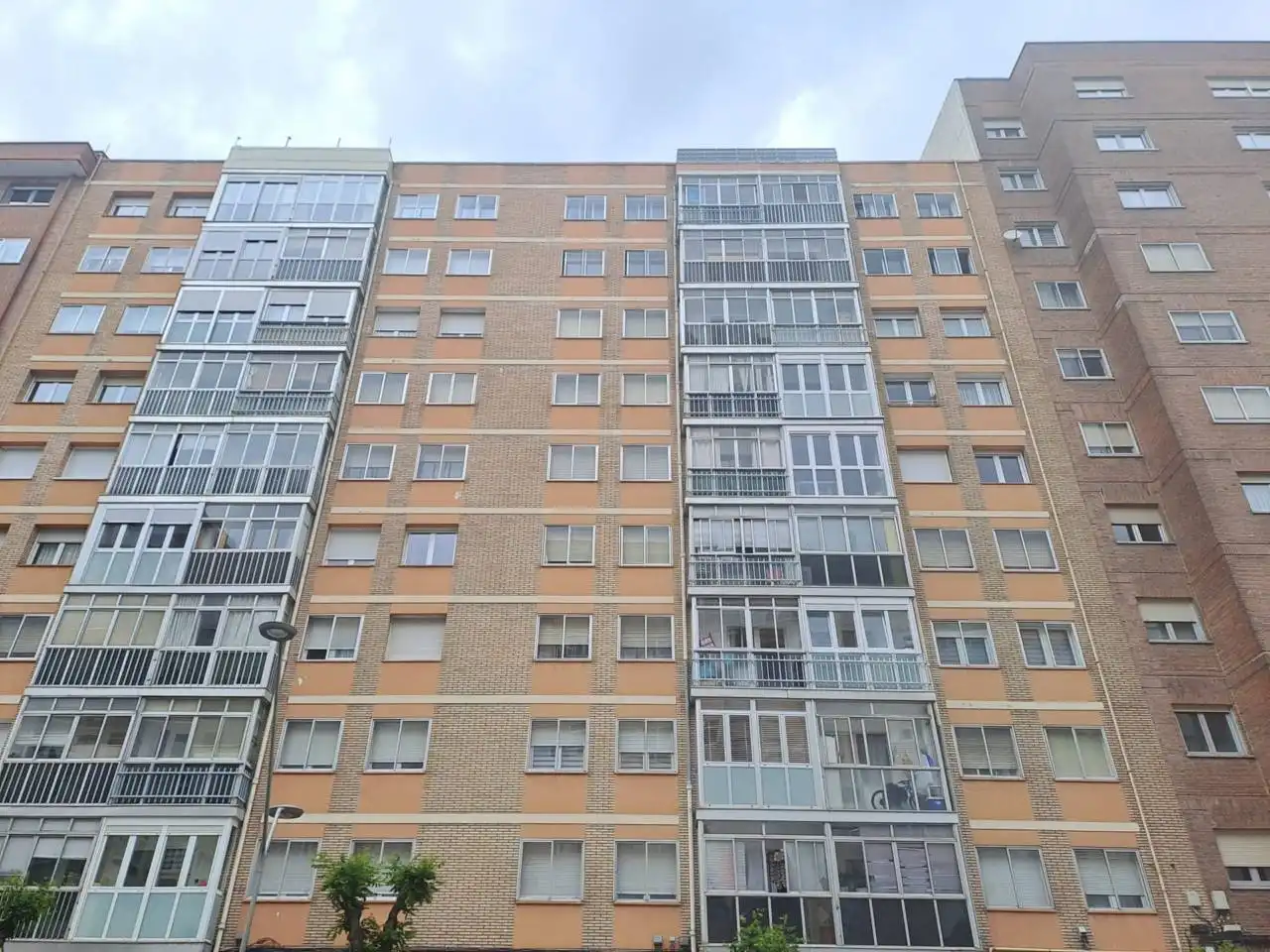 Vista exterior de Pis en venda en Burgos amb Calefacció i Terrassa