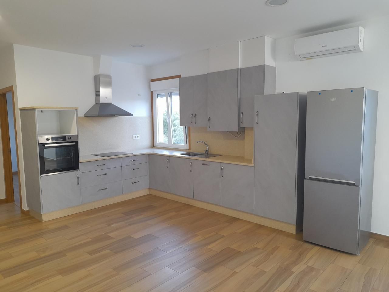 Cuina de Pis de lloguer en Tui amb Parquet