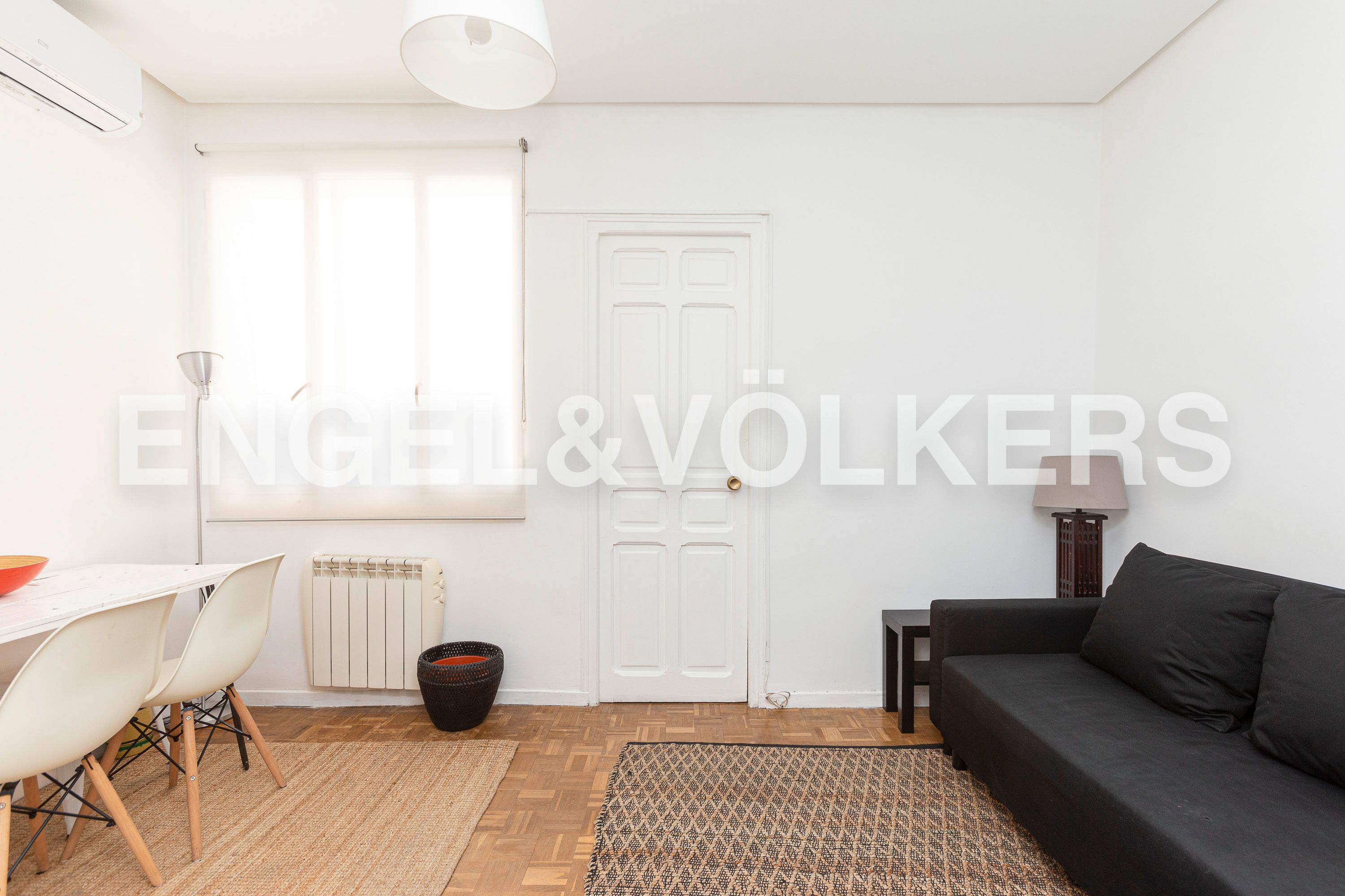 Sala d'estar de Apartament en venda en  Madrid Capital amb Aire condicionat i Calefacció