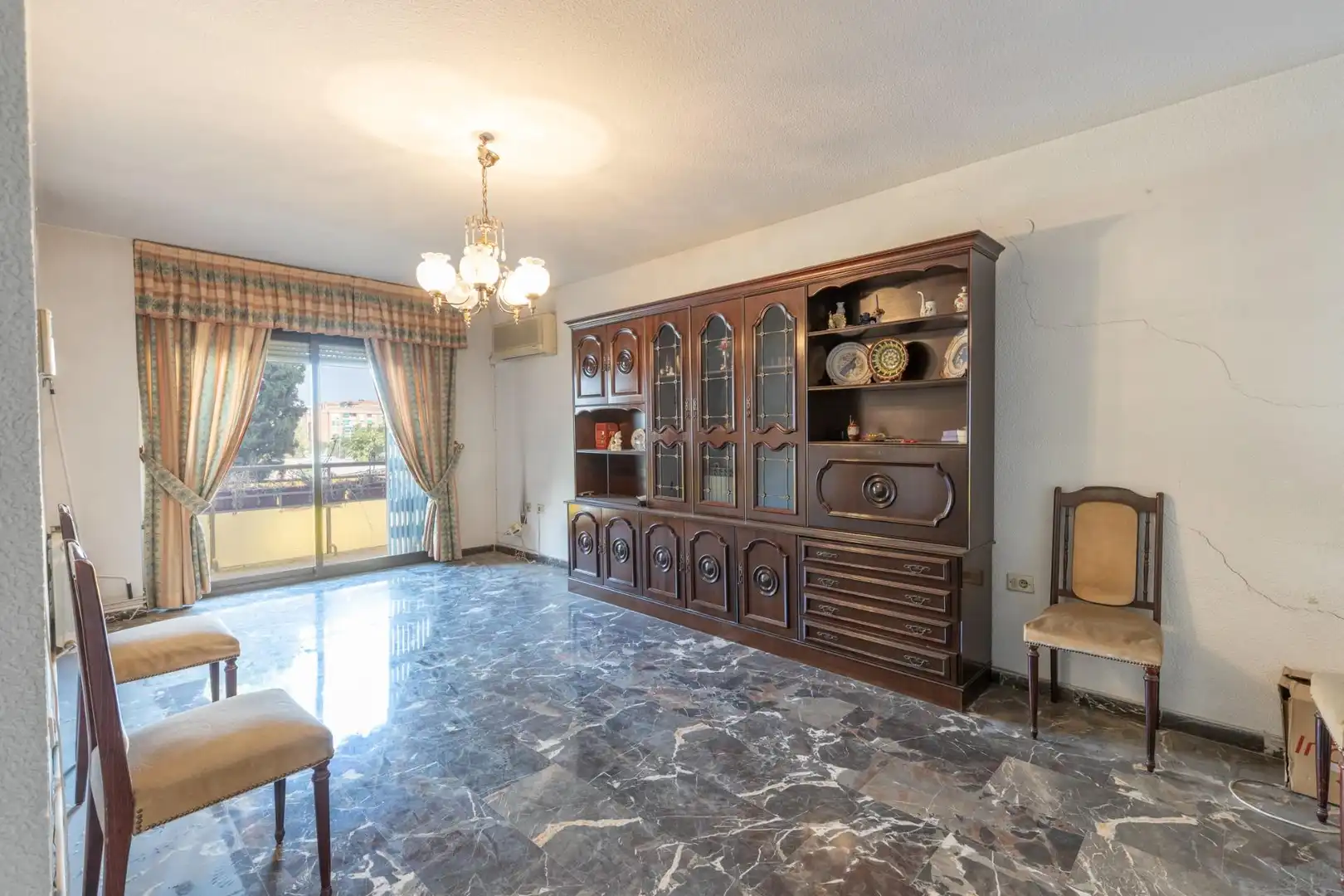 Living room of Flat for sale in Granada  with Air Conditioner, Terrace and Balcony