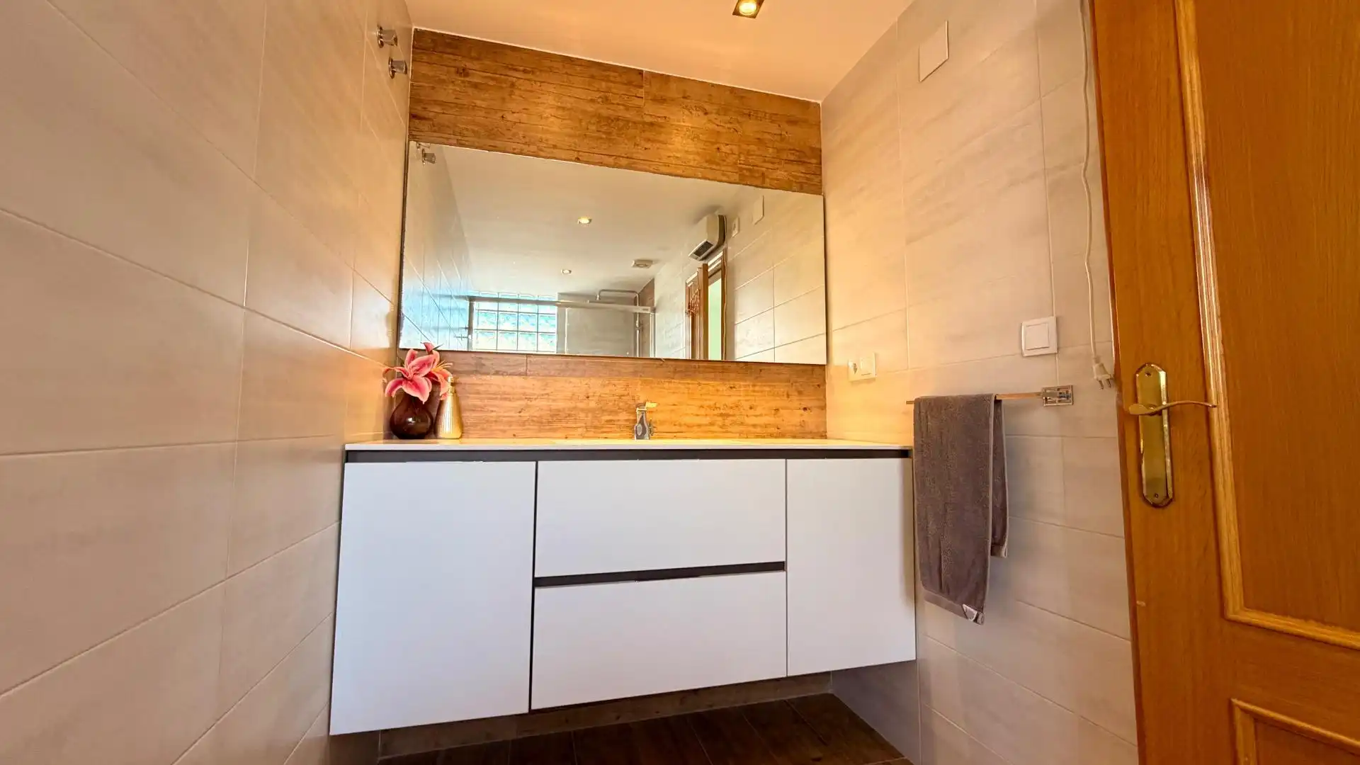 Bathroom of Houses for sale in Elche / Elx  with Air Conditioner, Heating and Terrace