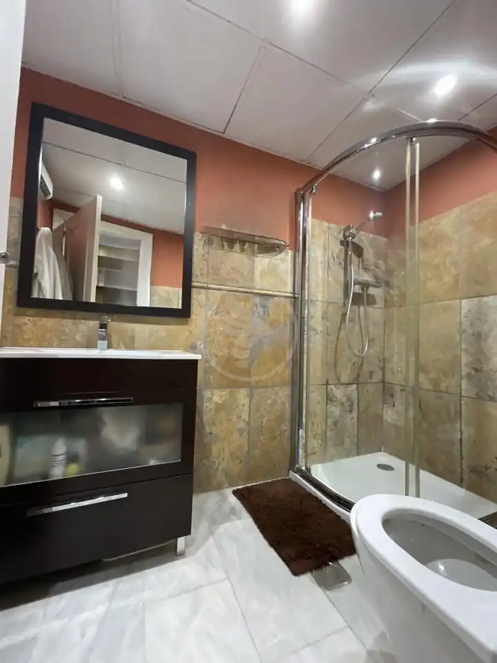 Badezimmer von Wohnung zum Verkauf in Linares mit Klimaanlage