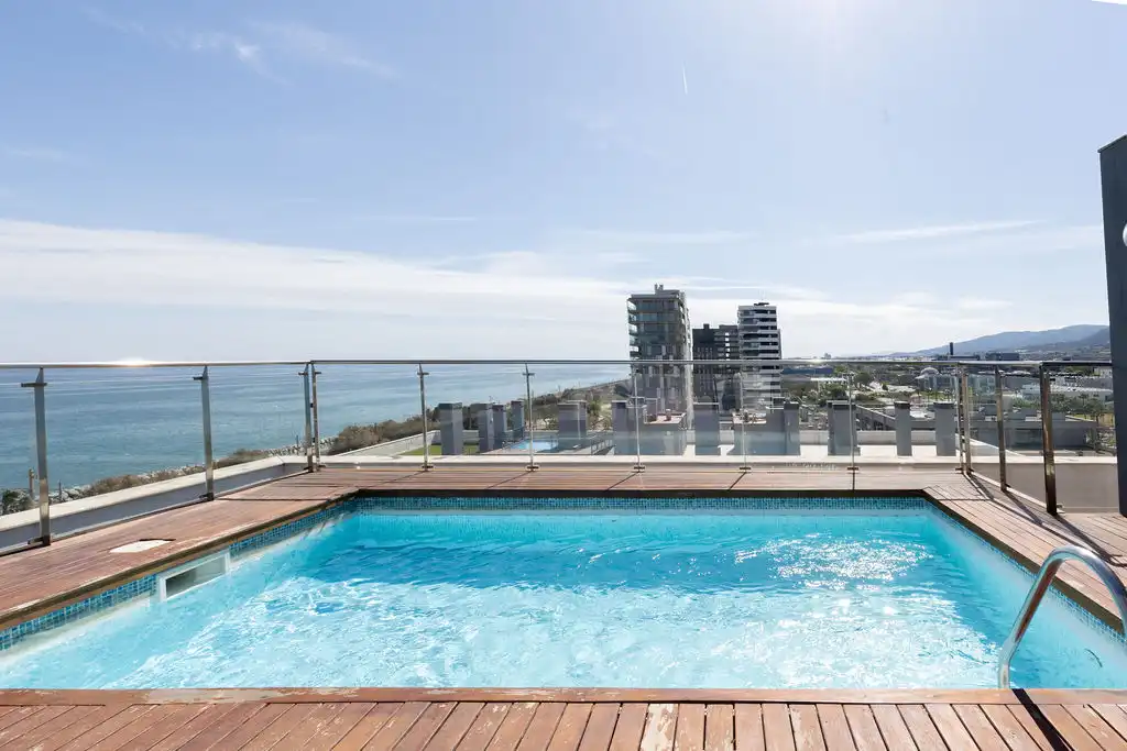 Piscina de Apartament en venda en Mataró amb Aire condicionat, Calefacció i Parquet
