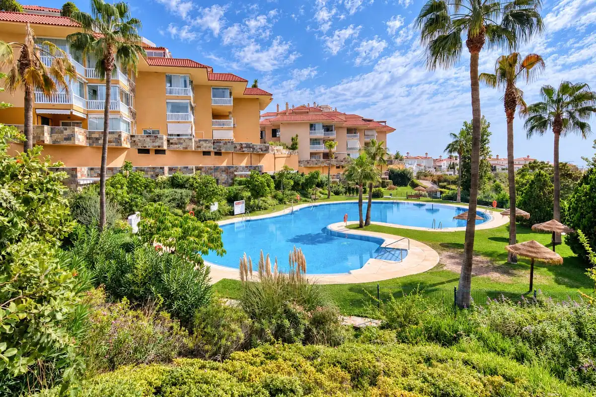 Apartamento con piscina en venta en El Higuerón