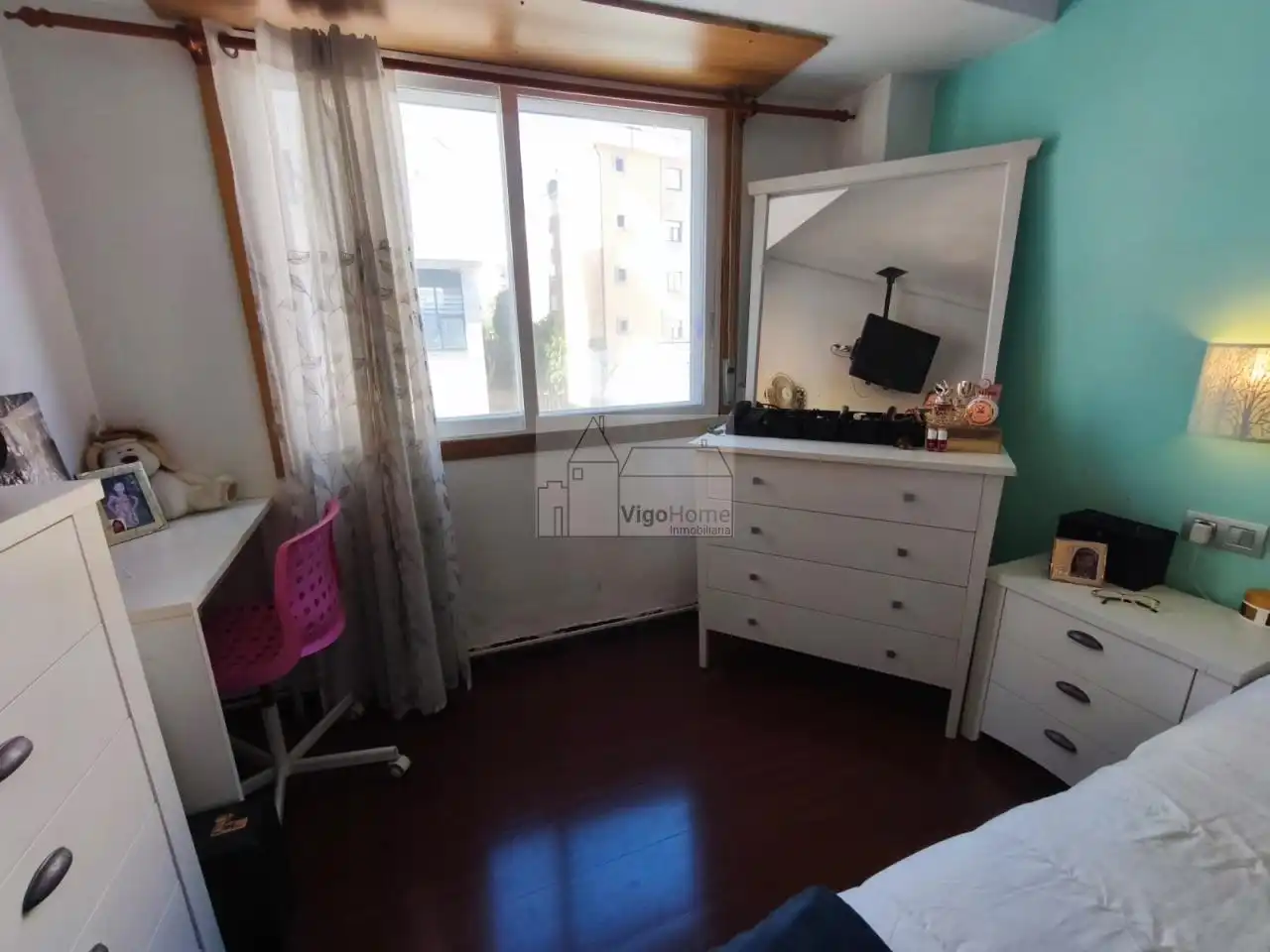 Habitación de Piso en venta en Vigo  con Calefacción, Terraza y Trastero