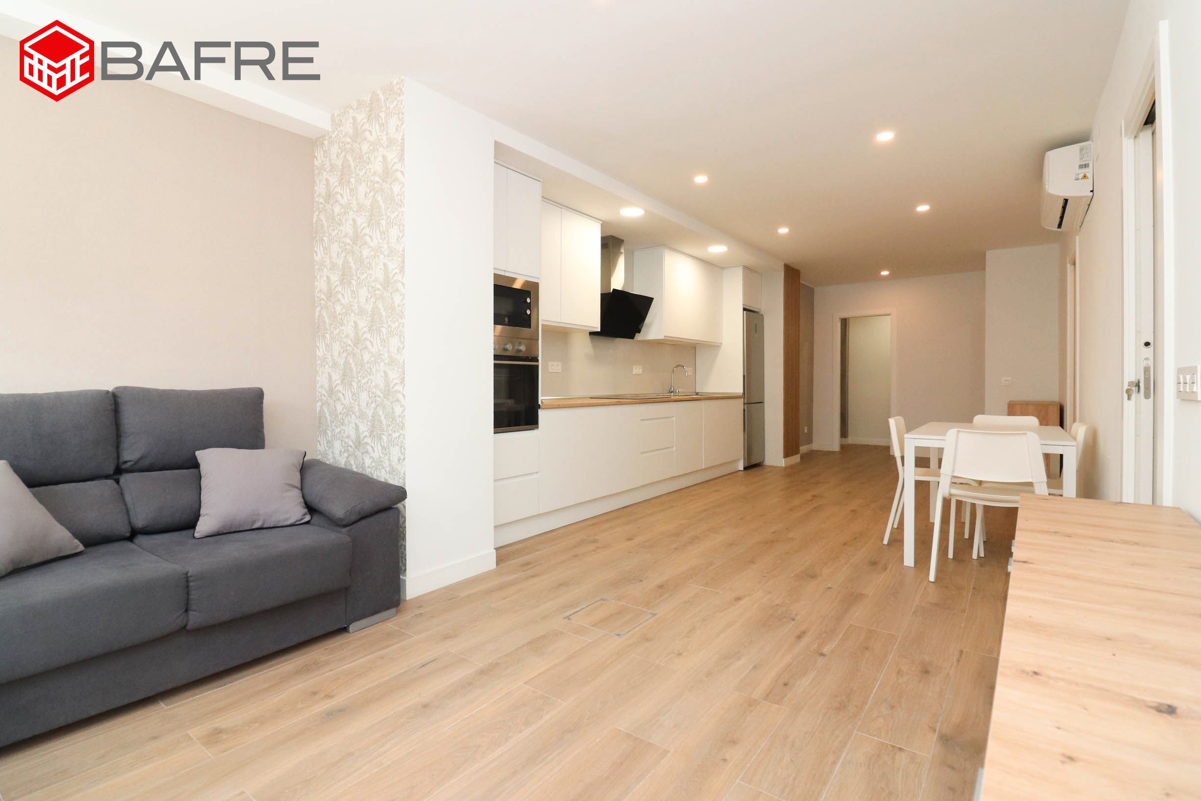 Sala d'estar de Pis en venda en  Madrid Capital amb Aire condicionat