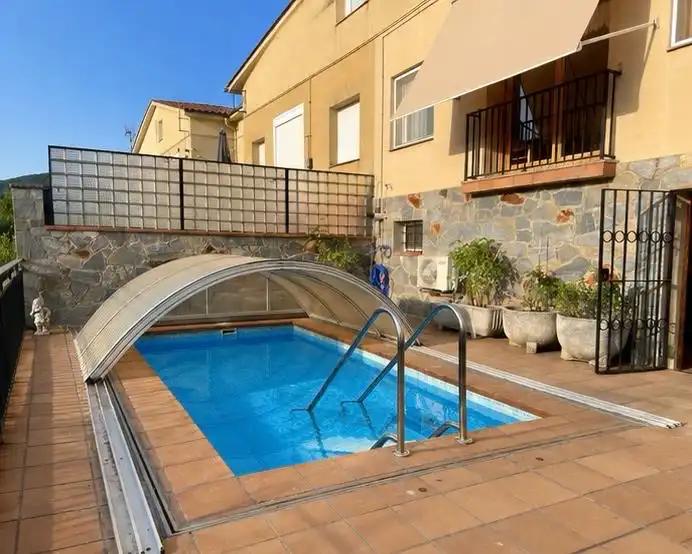 Piscina de Casa o chalet en venta en Sant Pau de Segúries con Aire acondicionado, Jardín privado y Terraza