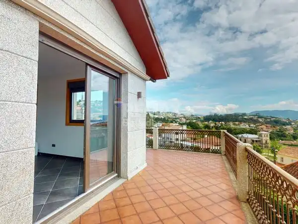 Terraza de Casa o chalet en venta en Vigo  con Calefacción, Jardín privado y Terraza