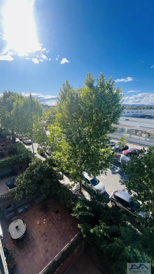 Vista exterior de Pis en venda en Boadilla del Monte amb Calefacció, Terrassa i Traster