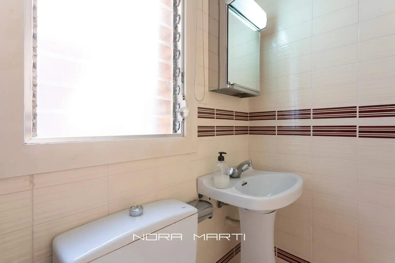 Bathroom of Flat for rent in Barcelona