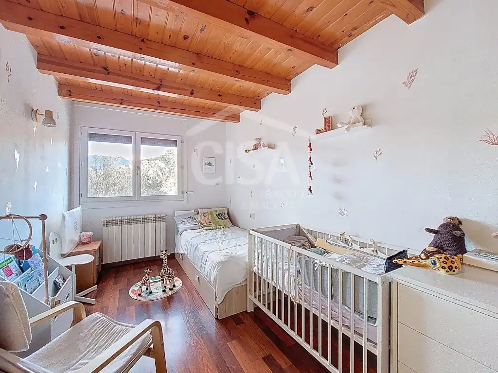 Habitación de Casa adosada en venta en Ordino con Trastero