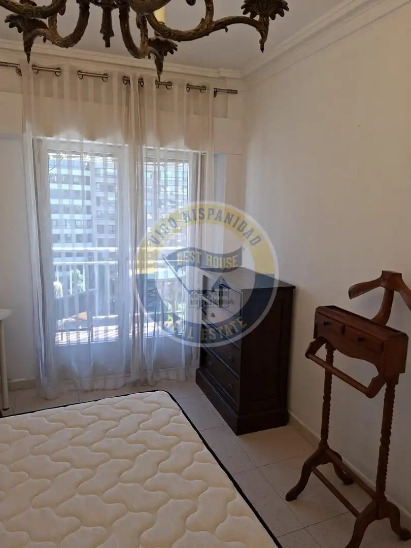 Habitación de Piso de alquiler en Vigo  con Calefacción, Parquet y Amueblado