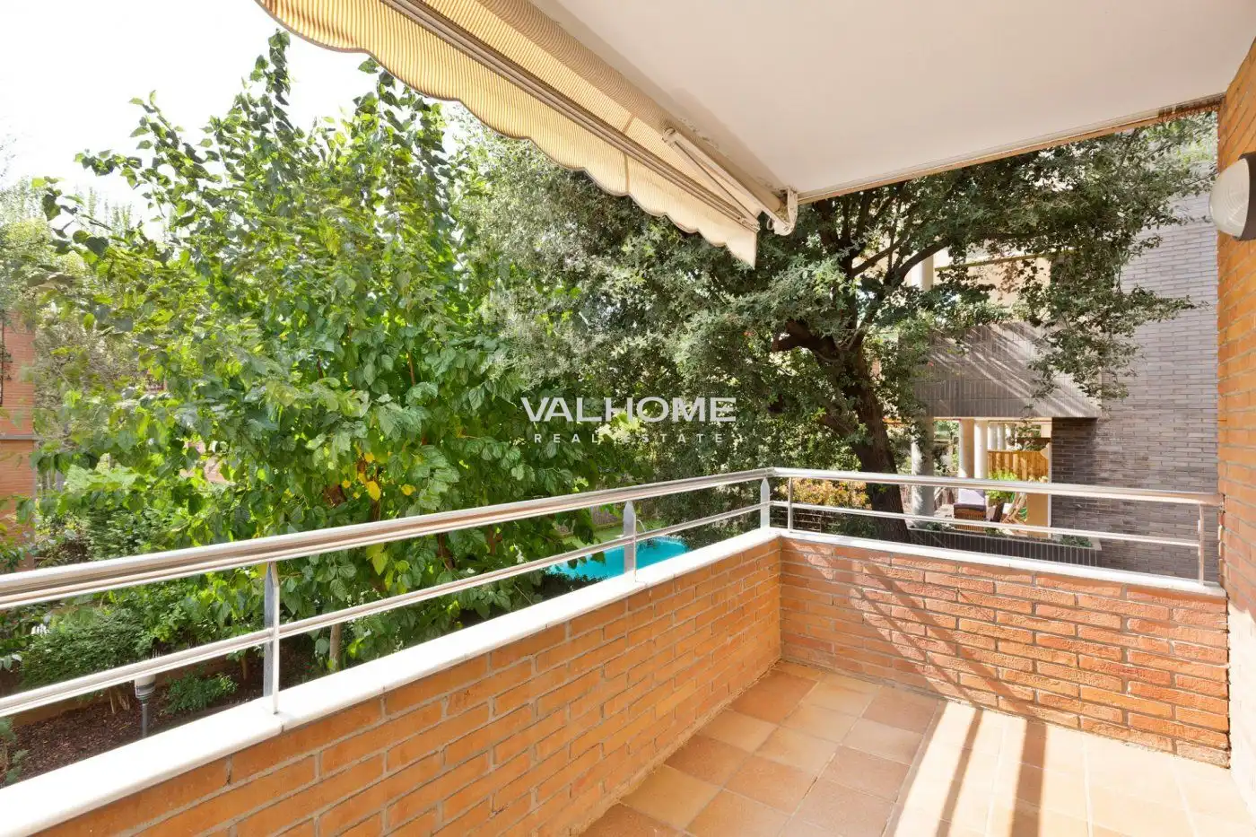 Terrasse von Wohnung zum Verkauf in Sant Cugat del Vallès mit Klimaanlage, Heizung und Parkett