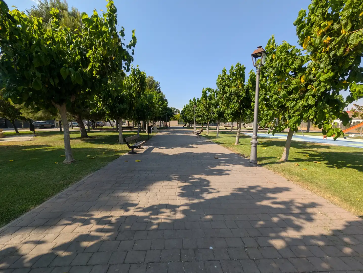 Vista exterior de Casa o xalet en venda en Zuera amb Aire condicionat, Calefacció i Jardí privat