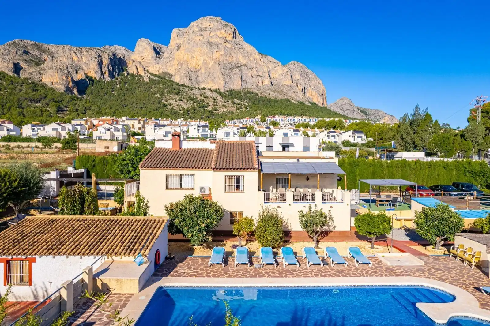 Vista exterior de Casa o chalet en venta en Polop con Aire acondicionado, Calefacción y Jardín privado