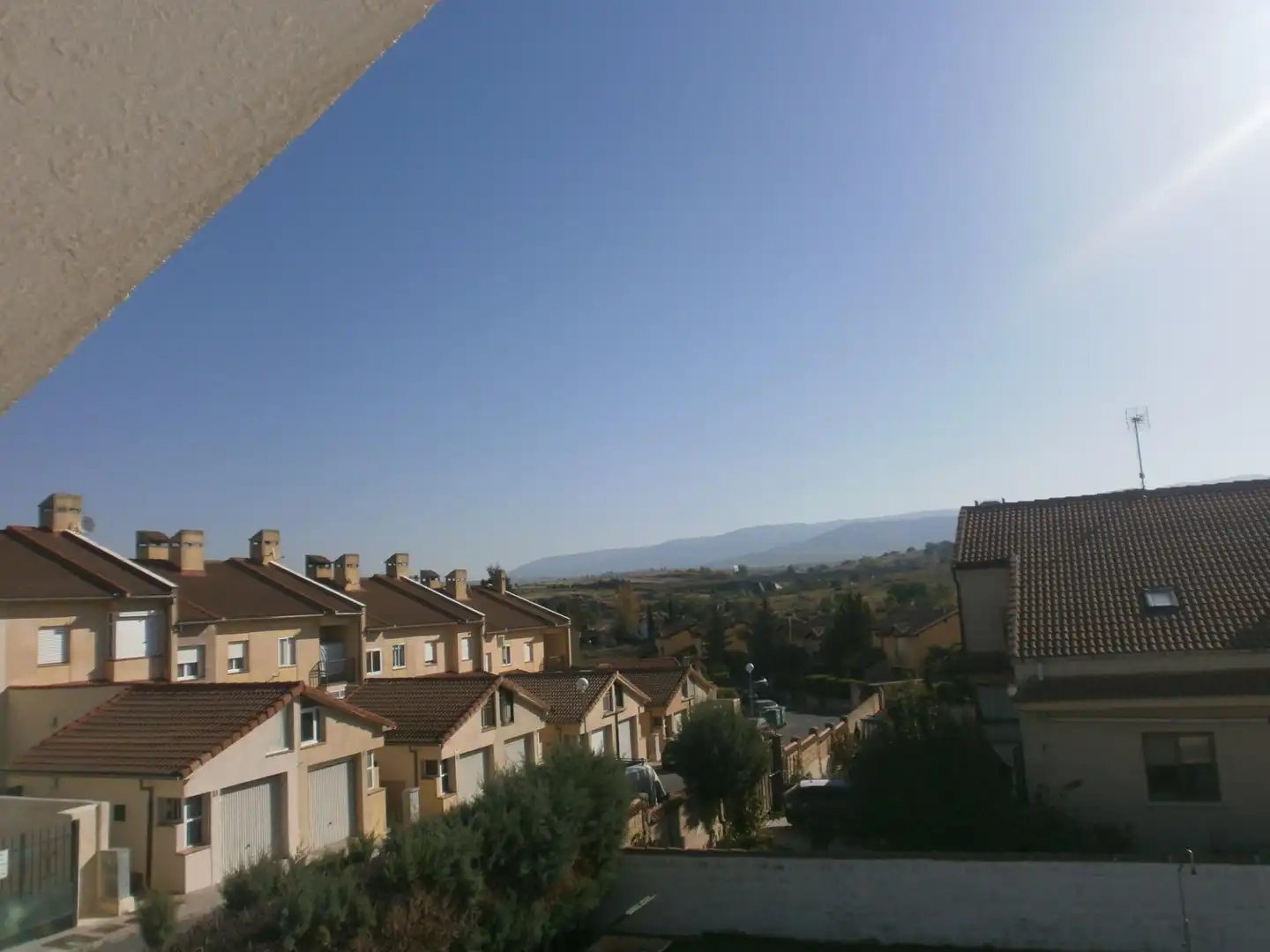 Vista exterior de Casa o xalet en venda en La Lastrilla  amb Calefacció, Jardí privat i Terrassa