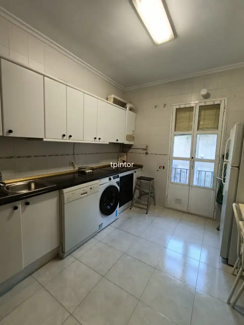 Kitchen of Flat for rent in Cáceres Capital  with Air Conditioner, Heating and Private garden