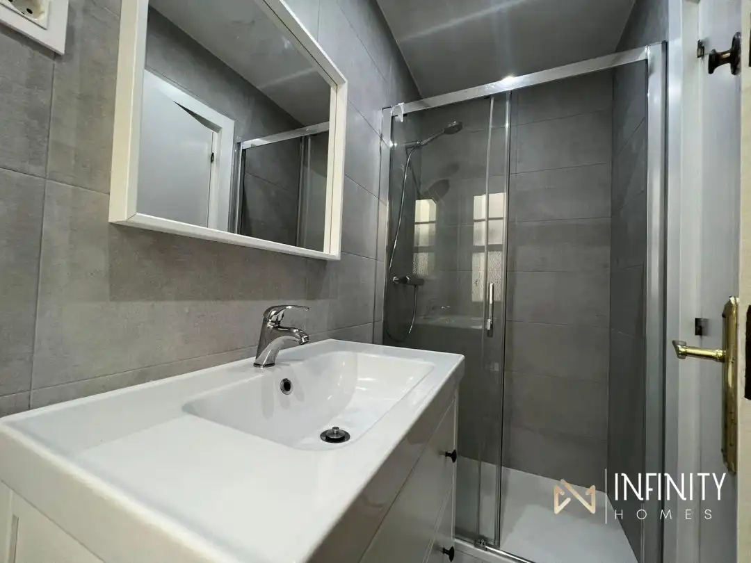 Baño de Piso de alquiler en Bilbao  con Calefacción y Terraza