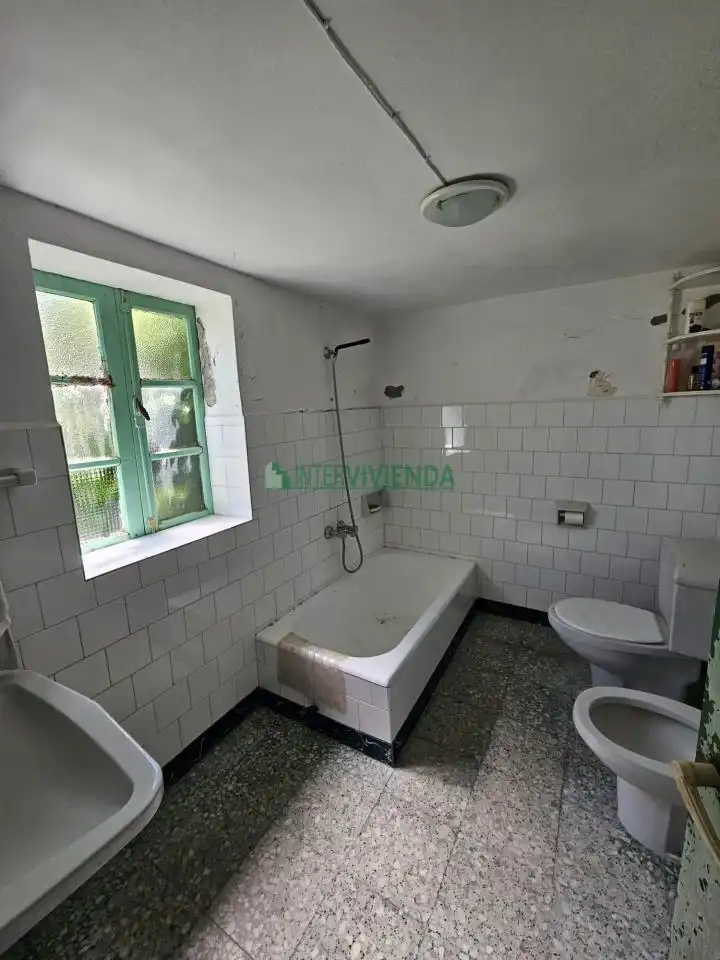 Bathroom of Houses for sale in Covelo  with Heating, Private garden and Terrace