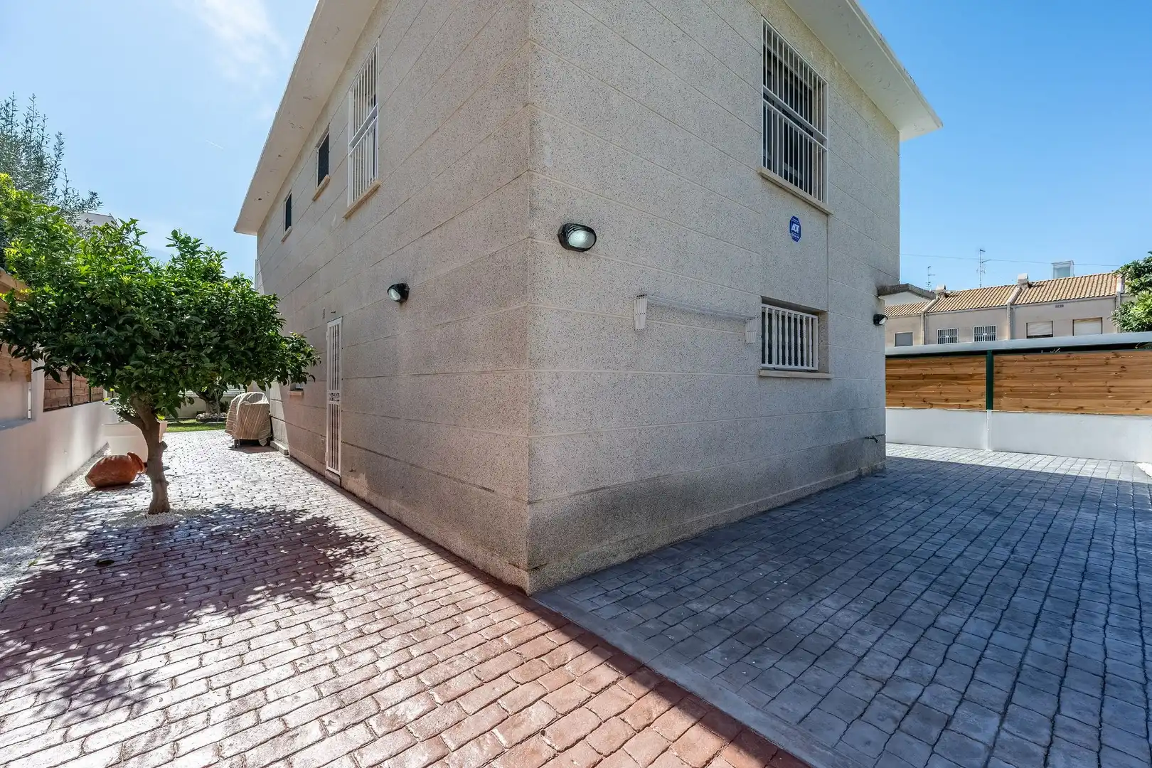 Vista exterior de Casa o chalet en venta en Cunit con Aire acondicionado, Calefacción y Jardín privado