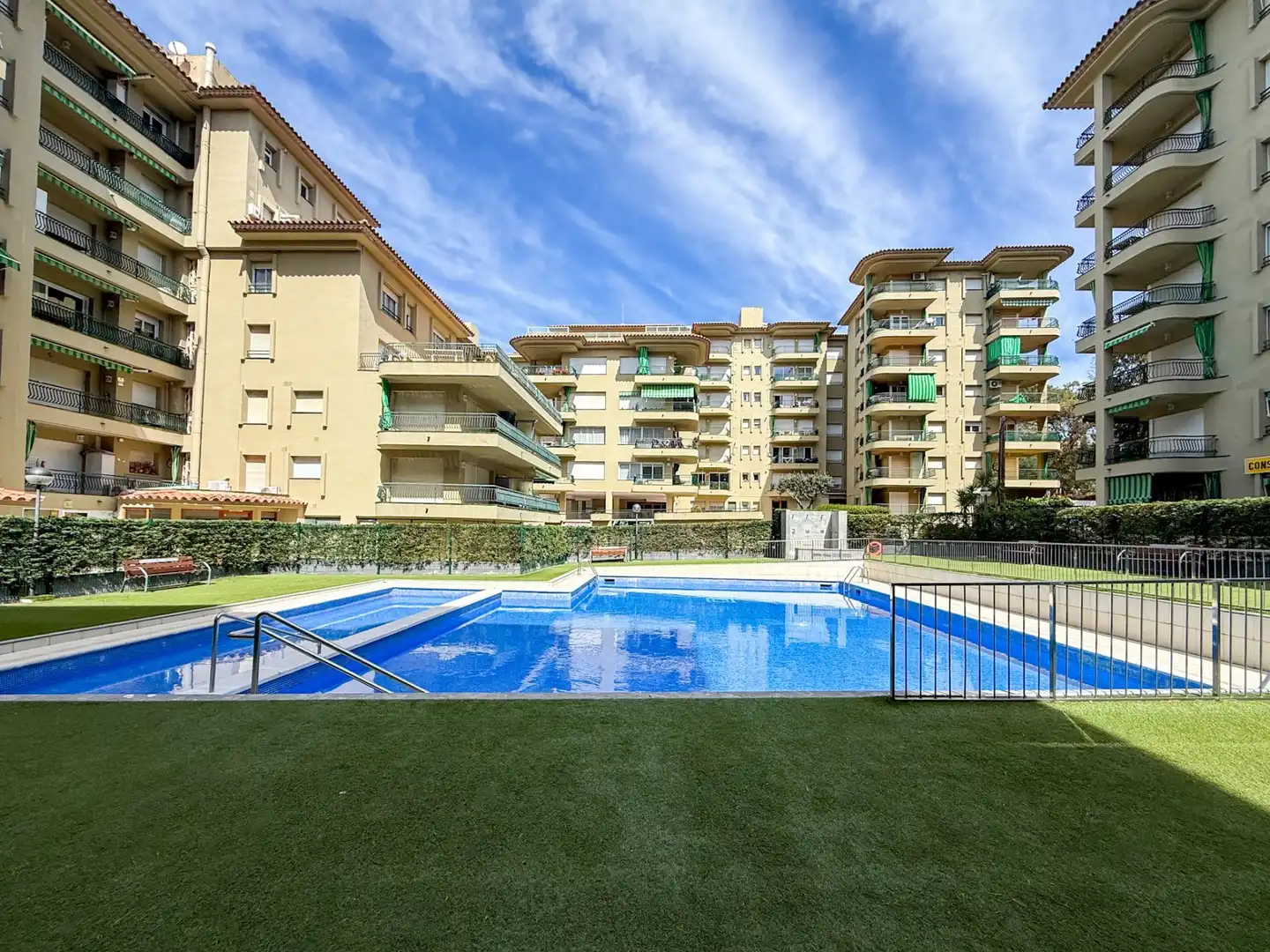 Swimming pool of Apartments for sale in Castell d'Aro, Platja d'Aro i s'Agaró  with Air Conditioner, Heating and Terrace