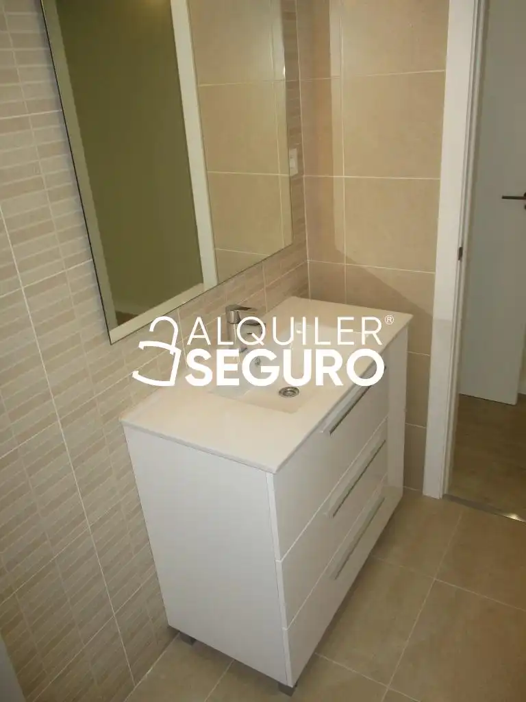 Bany de Pis de lloguer en Alcalá de Henares amb Aire condicionat, Calefacció i Terrassa