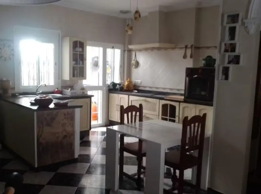 Kitchen of Houses for sale in Utrera  with Terrace, Storage room and Furnished