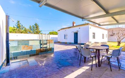 Terrassa de Casa o xalet en venda en Chiclana de la Frontera amb Calefacció, Jardí privat i Terrassa