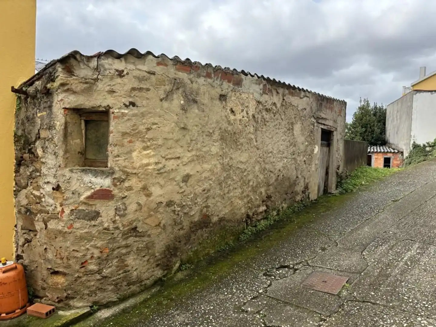 Vista exterior de Casa o xalet en venda en Ortigueira amb Jardí privat i Terrassa