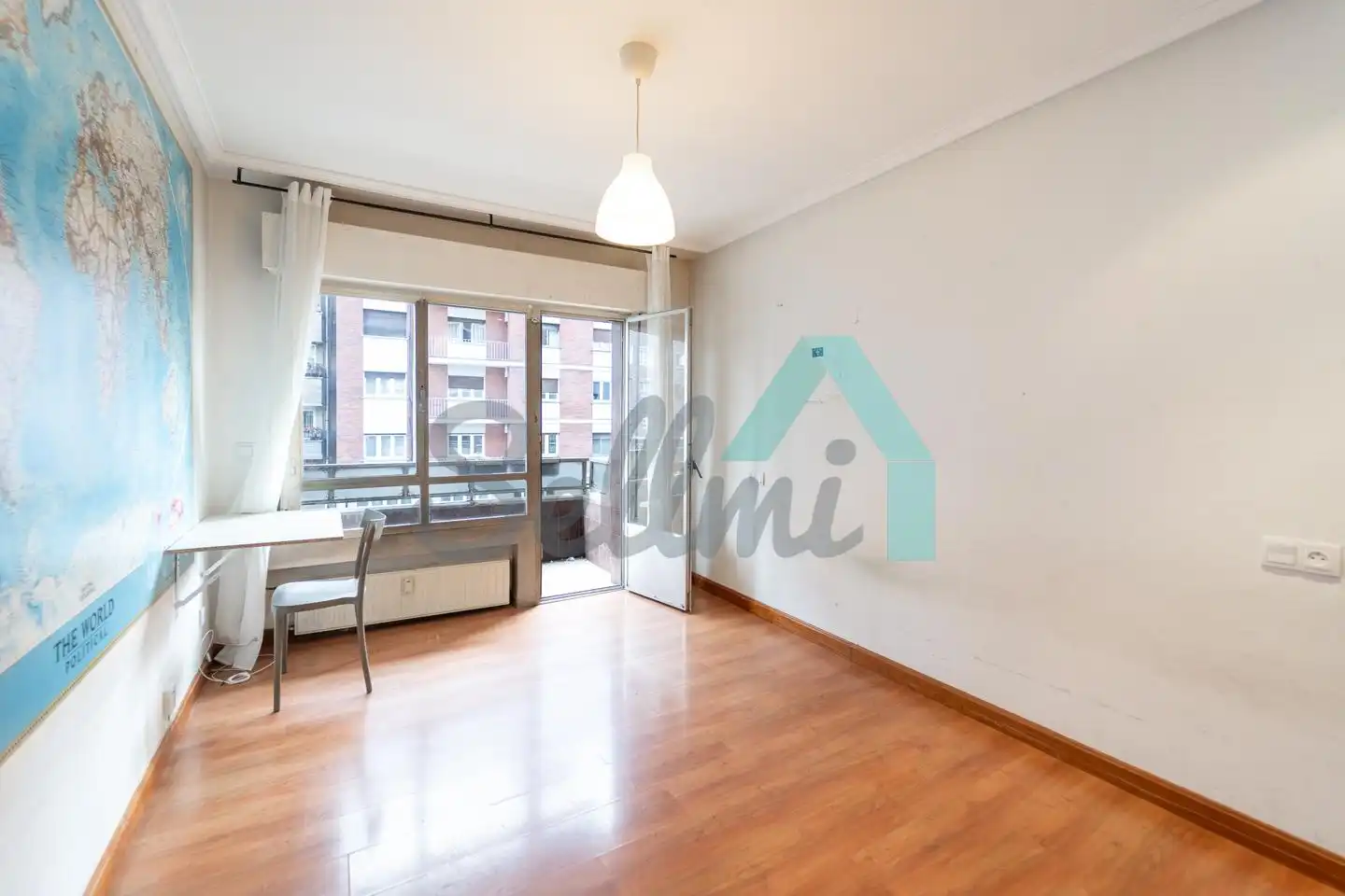 Sala de estar de Piso en venta en Oviedo  con Calefacción, Terraza y Trastero