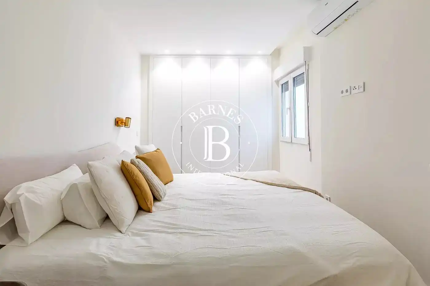 Bedroom of Flat for sale in Madrid  with Air Conditioner, Heating and Furnished