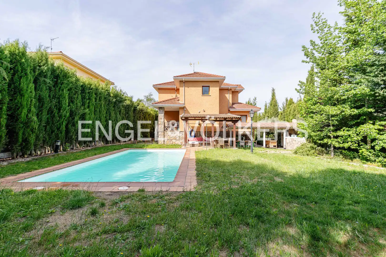 Exterior view of Houses for sale in Becerril de la Sierra  with Heating, Private garden and Terrace