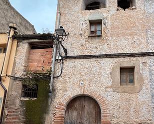 Vista exterior de Casa adosada en venda en Vallmoll amb Traster i Balcó