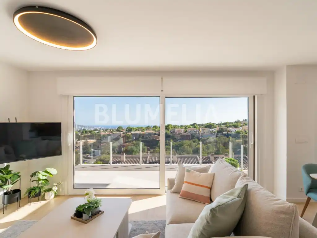 Sala d'estar de Casa o xalet en venda en La Nucia amb Aire condicionat, Calefacció i Jardí privat