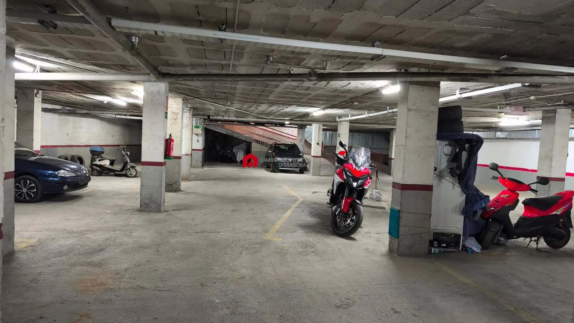 Parkplatz von Garage zum Verkauf in Tortosa