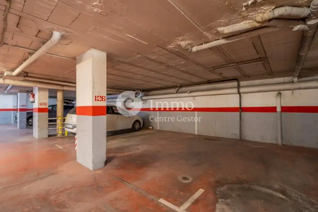 Parking de Piso en venta en Lleida con Aire acondicionado, Calefacción y Trastero