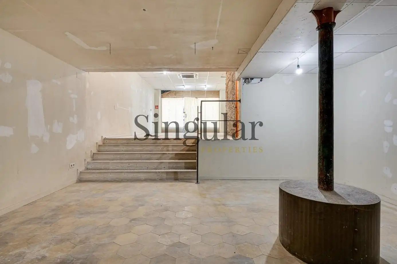 Commercial properties for rent in Carrer de la Creu Coberta, Hostafrancs