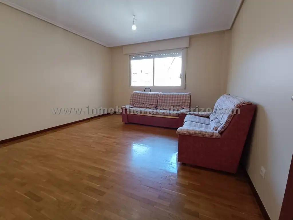 Sala de estar de Apartamento en venta en Lardero con Calefacción, Parquet y Terraza