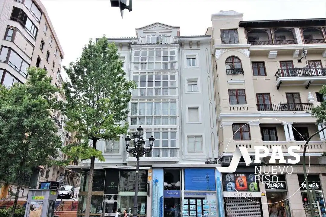 Außenansicht von Wohnung zum Verkauf in Santander mit Heizung und Balkon