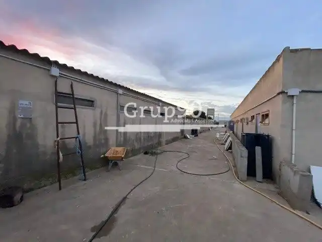 Nau industrial en venda en Santa Bàrbara