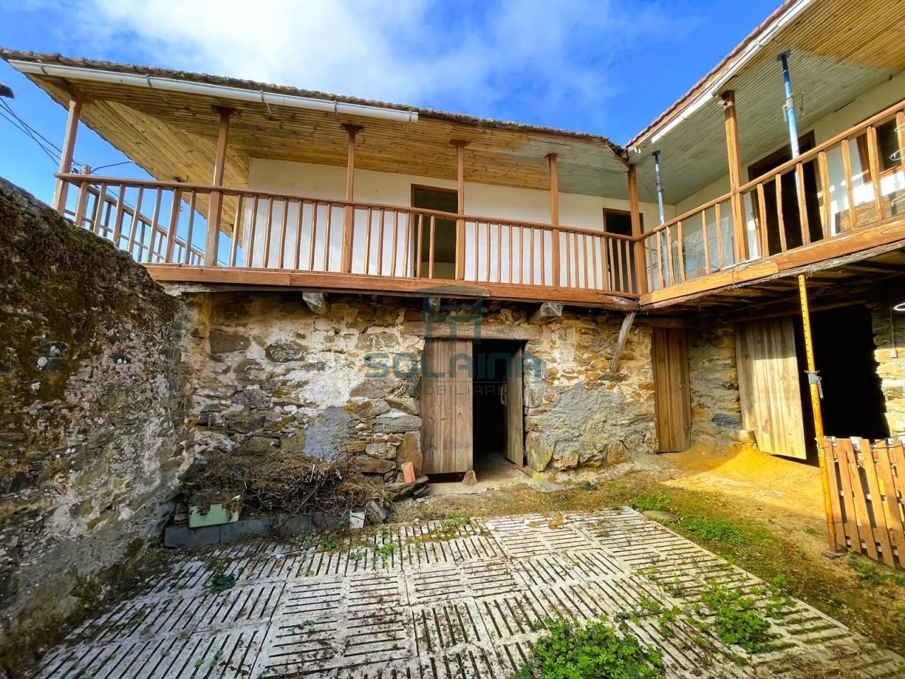 Außenansicht von Country house zum verkauf in Cartelle mit Privatgarten und Balkon