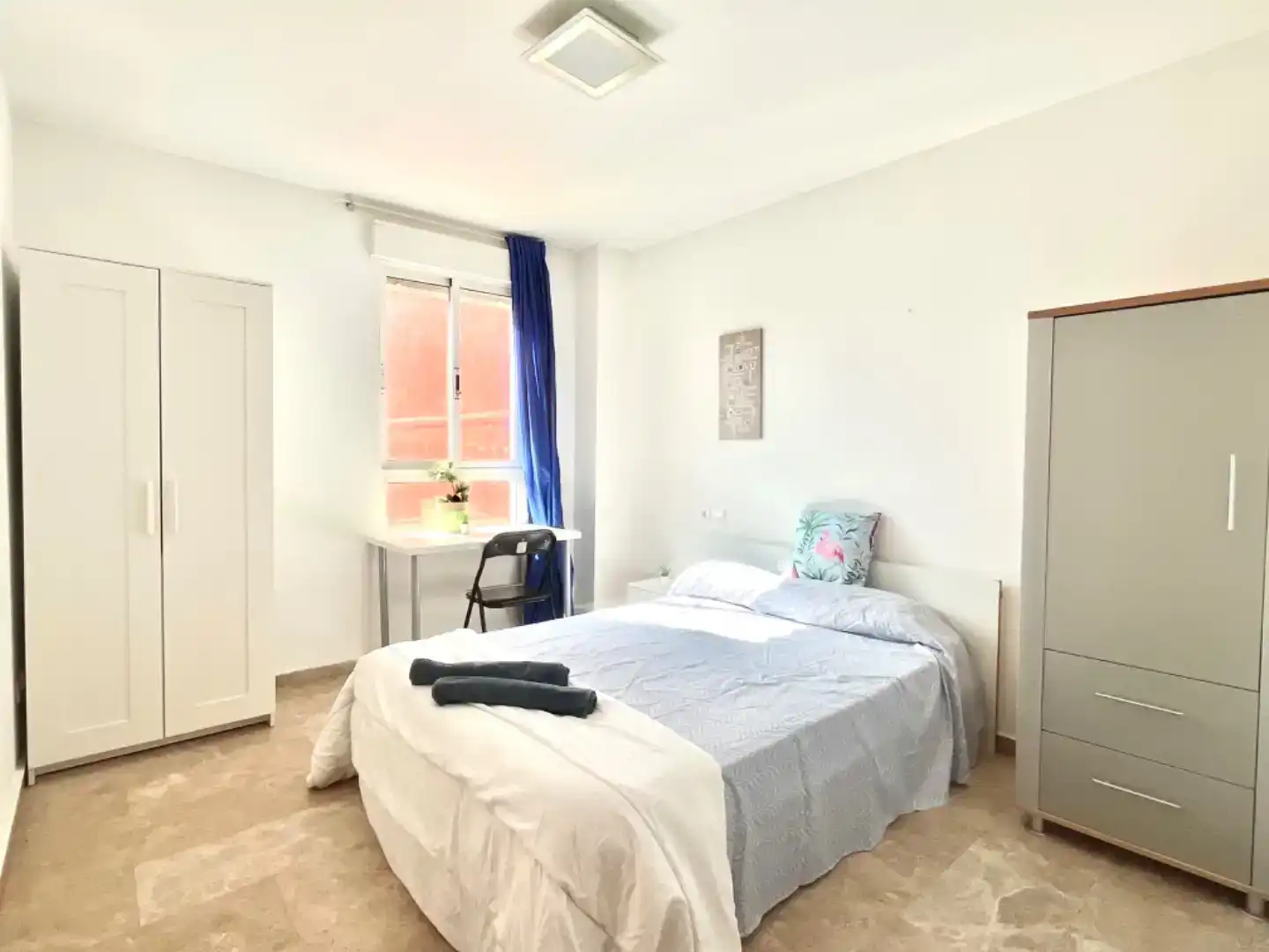 Schlafzimmer von Maisonette zur Miete in  Valencia Capital mit Klimaanlage und Balkon
