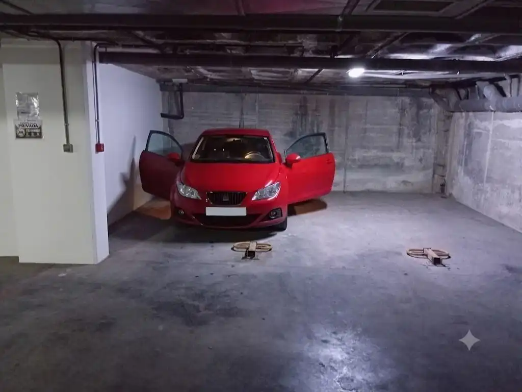 Garage for rent in Carretera Navalpino, 33, Los Cigarrales-La Bastida