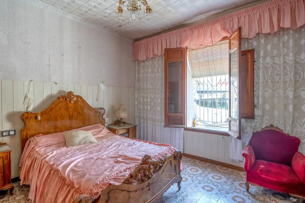Dormitori de Casa adosada en venda en Cox amb Calefacció, Jardí privat i Terrassa
