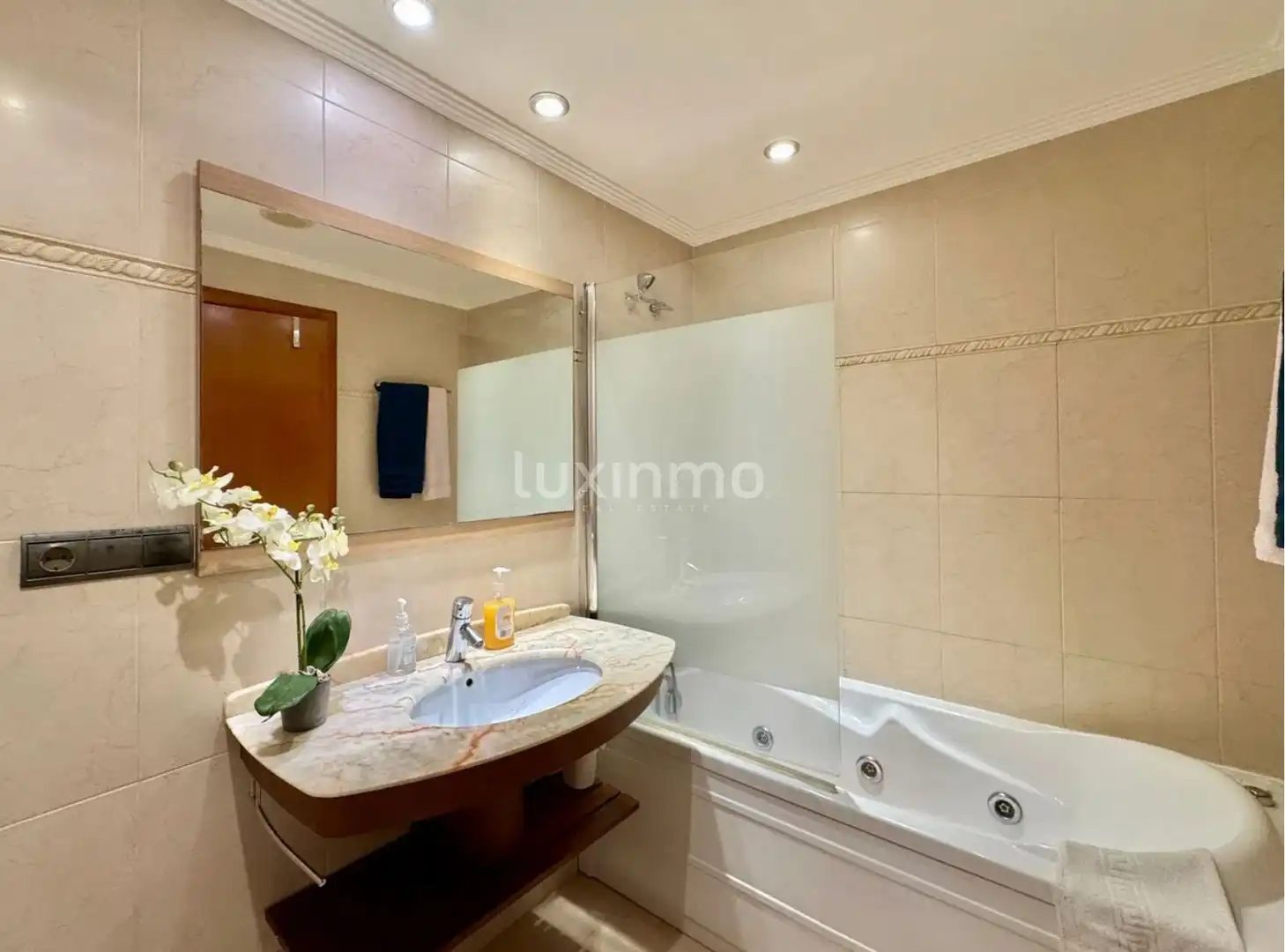 Bathroom of Flat for sale in Altea  with Air Conditioner, Terrace and Storage room