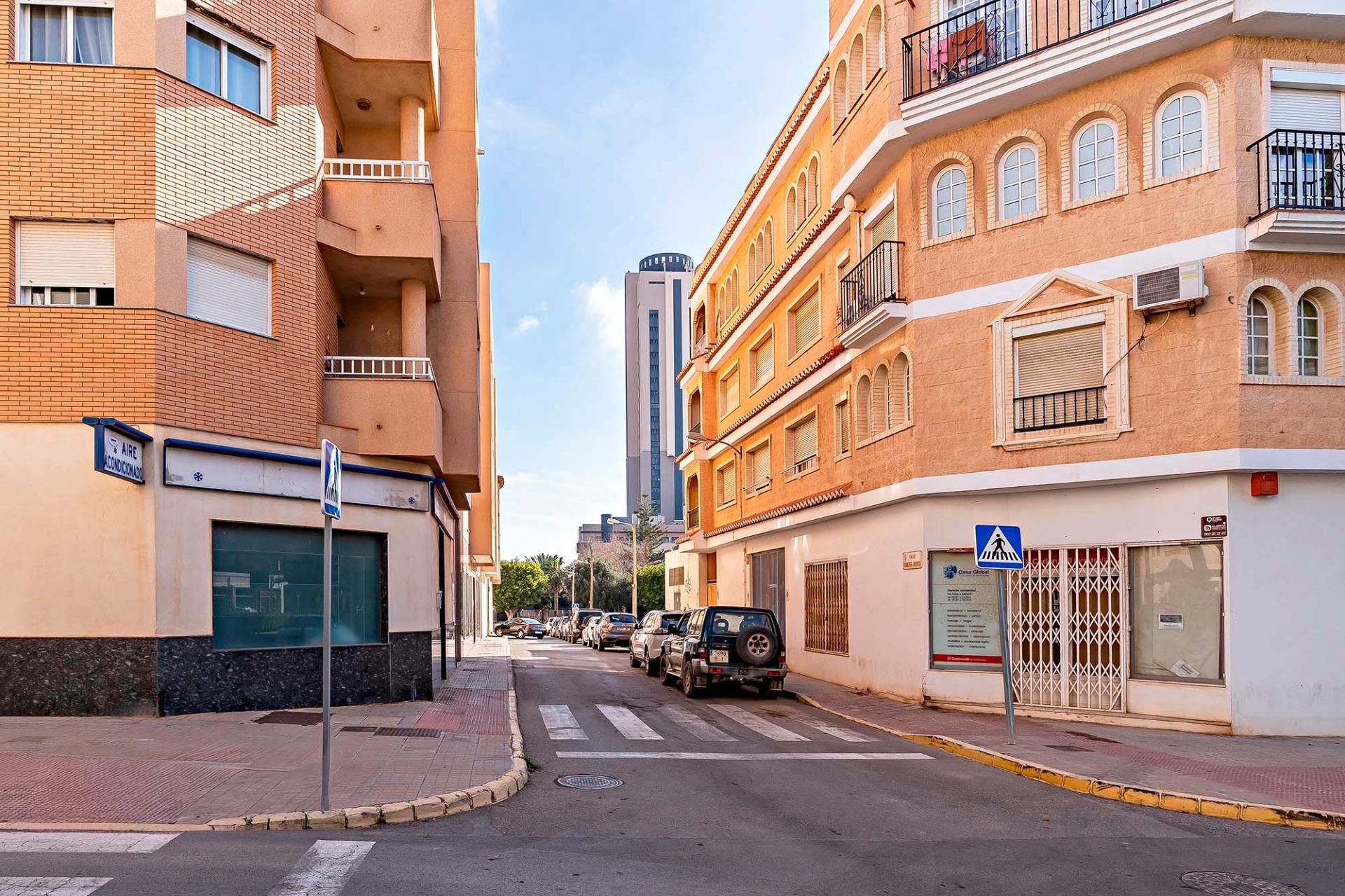 Vista exterior de Pis en venda en El Ejido amb Aire condicionat i Balcó