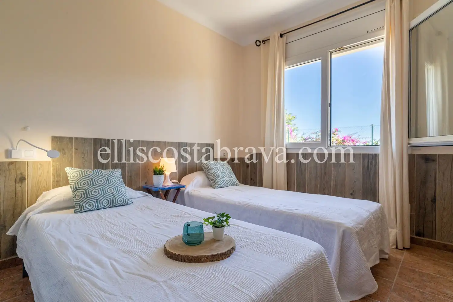 Casa con piscina en venta en Passatge Vall de Bianya, imagen 15