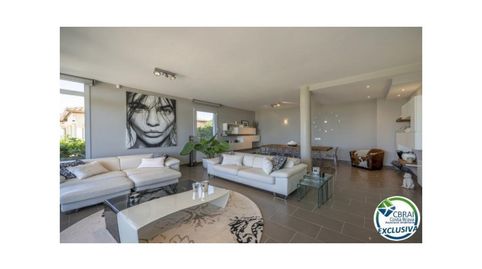 Foto 2 de Casa o chalet en venta en Carrer D'alemanya, 74, Palau-saverdera, Girona