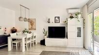 Living room of Flat for sale in Vilanova i la Geltrú  with Air Conditioner, Heating and Terrace