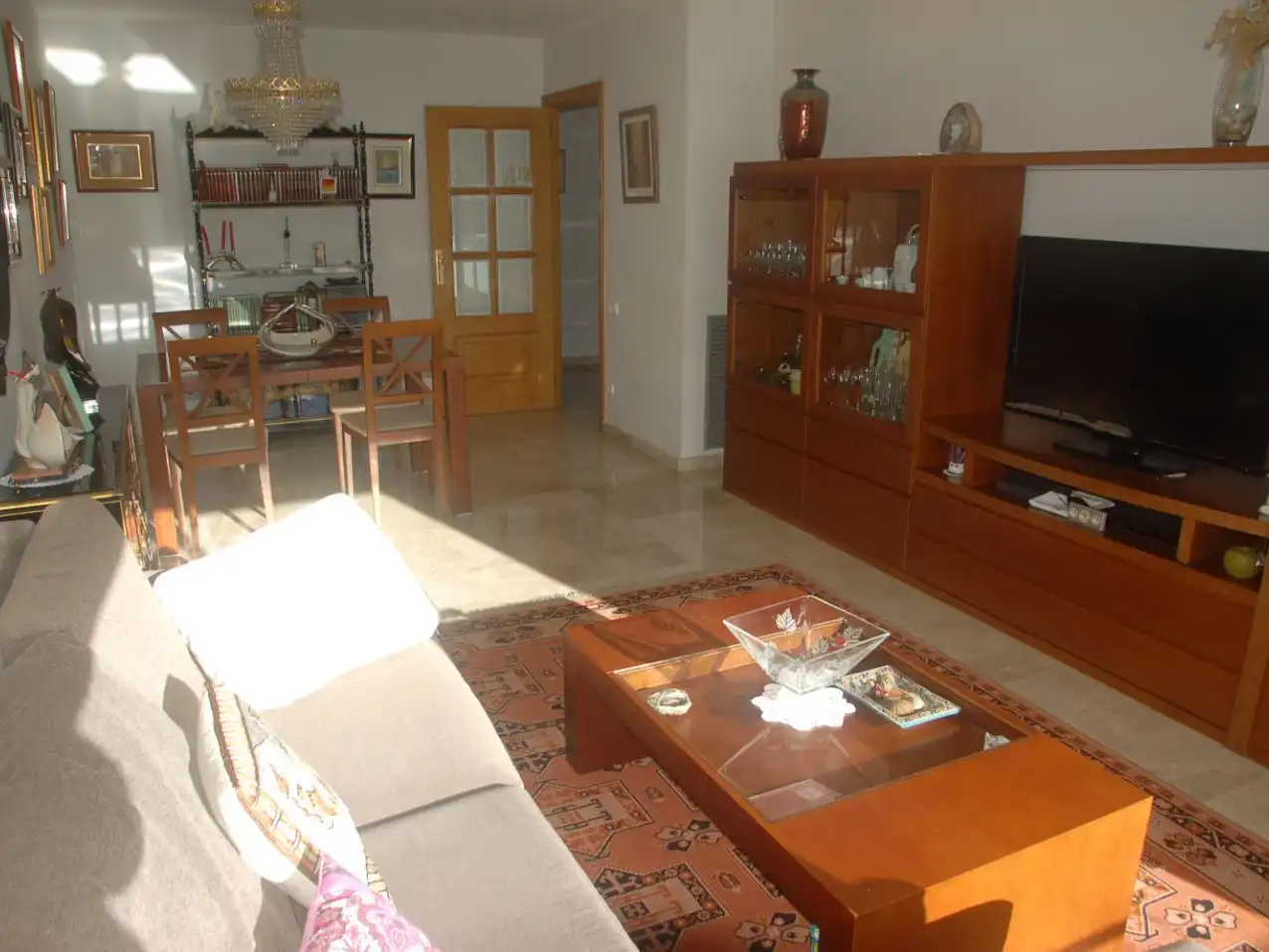 Sala de estar de Piso en venta en L'Hospitalet de Llobregat con Aire acondicionado, Terraza y Balcón
